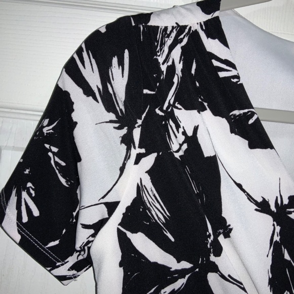 Jones New York floral faux wrap dress Sz 4 V neck fit & flare ruched waist… - Picture 4 of 7